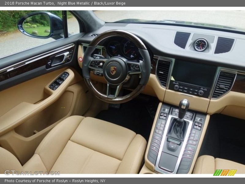 Night Blue Metallic / Black/Luxor Beige 2018 Porsche Macan Turbo