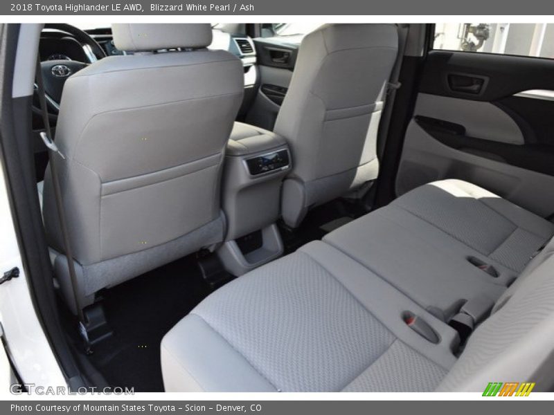 Blizzard White Pearl / Ash 2018 Toyota Highlander LE AWD