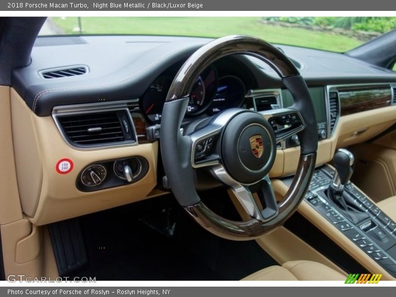 Night Blue Metallic / Black/Luxor Beige 2018 Porsche Macan Turbo