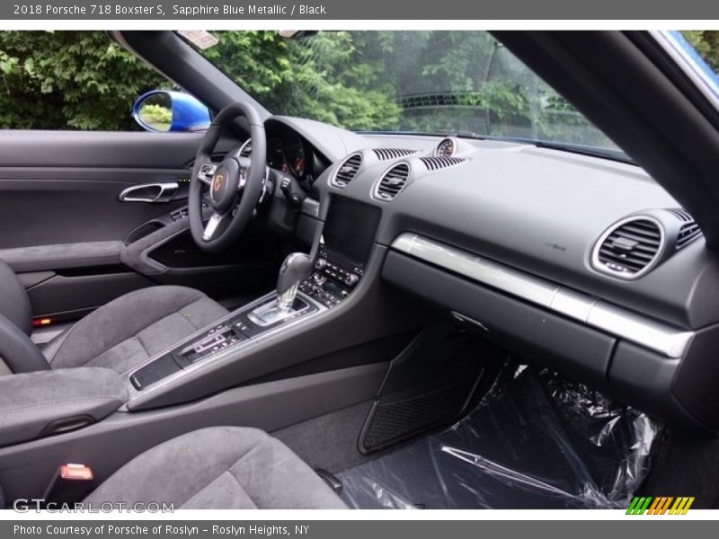 Dashboard of 2018 718 Boxster S