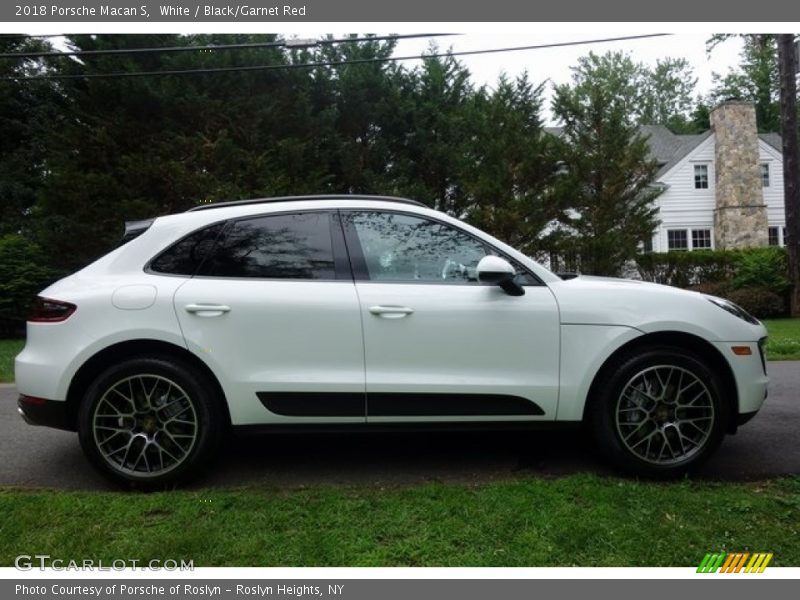 White / Black/Garnet Red 2018 Porsche Macan S