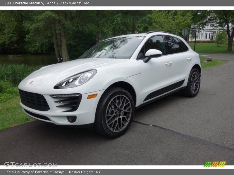White / Black/Garnet Red 2018 Porsche Macan S