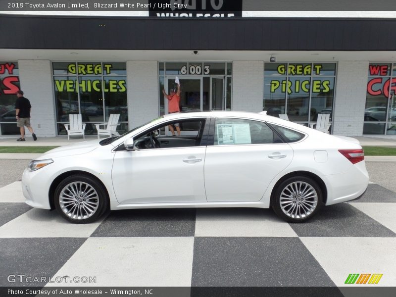 Blizzard White Pearl / Light Gray 2018 Toyota Avalon Limited