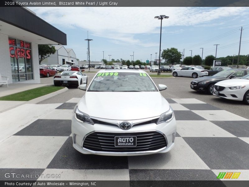 Blizzard White Pearl / Light Gray 2018 Toyota Avalon Limited