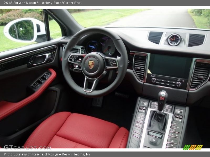 White / Black/Garnet Red 2018 Porsche Macan S