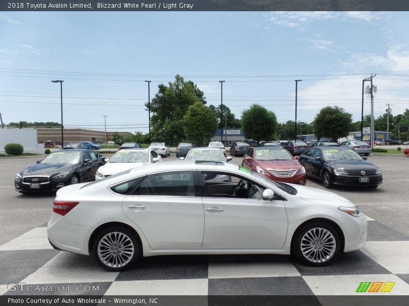 Blizzard White Pearl / Light Gray 2018 Toyota Avalon Limited