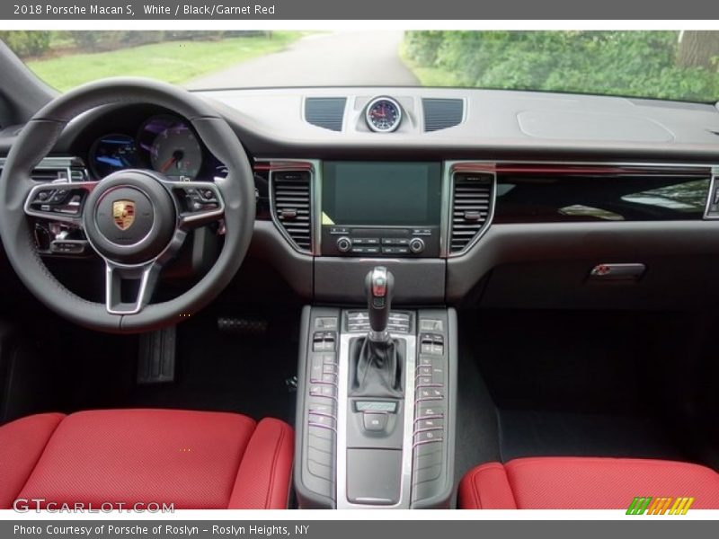 White / Black/Garnet Red 2018 Porsche Macan S
