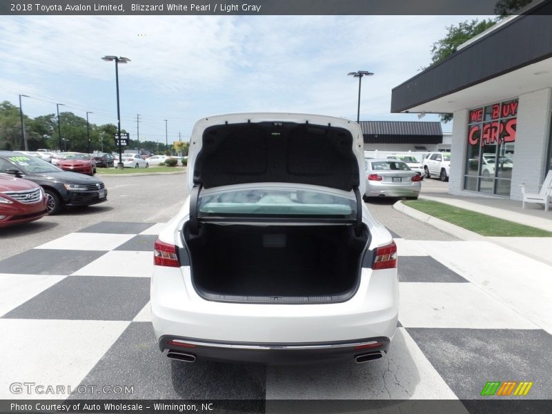 Blizzard White Pearl / Light Gray 2018 Toyota Avalon Limited
