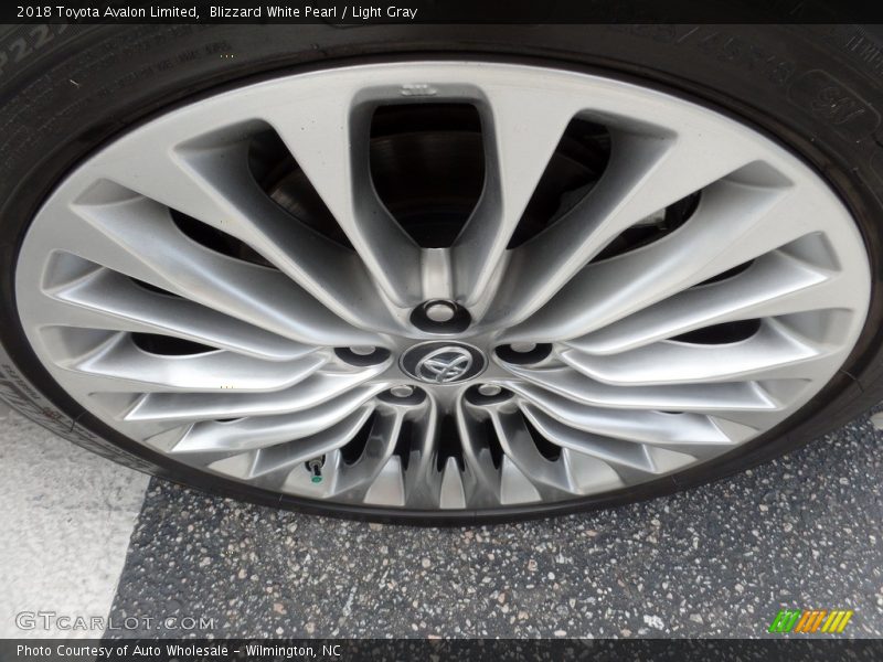 Blizzard White Pearl / Light Gray 2018 Toyota Avalon Limited