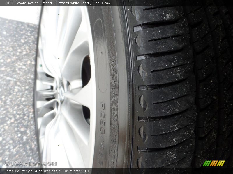 Blizzard White Pearl / Light Gray 2018 Toyota Avalon Limited