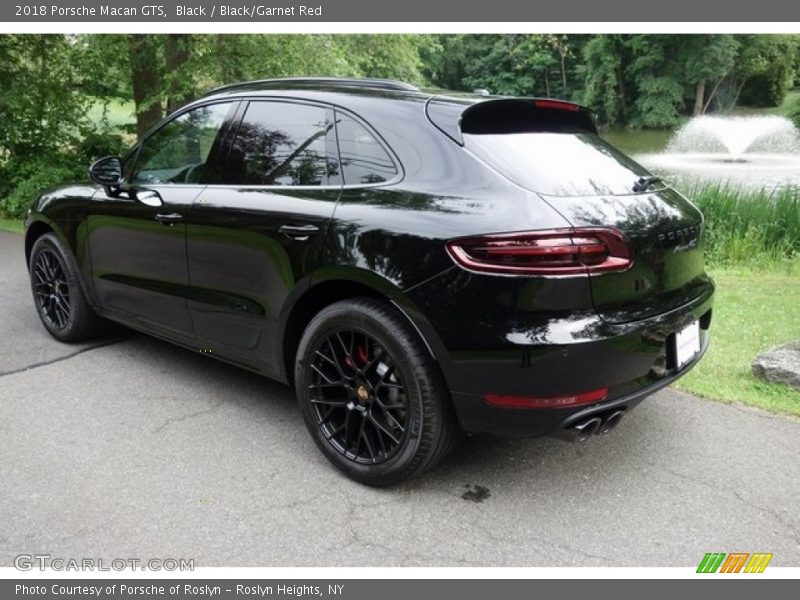 Black / Black/Garnet Red 2018 Porsche Macan GTS