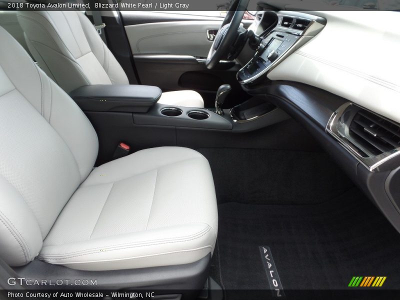 Blizzard White Pearl / Light Gray 2018 Toyota Avalon Limited