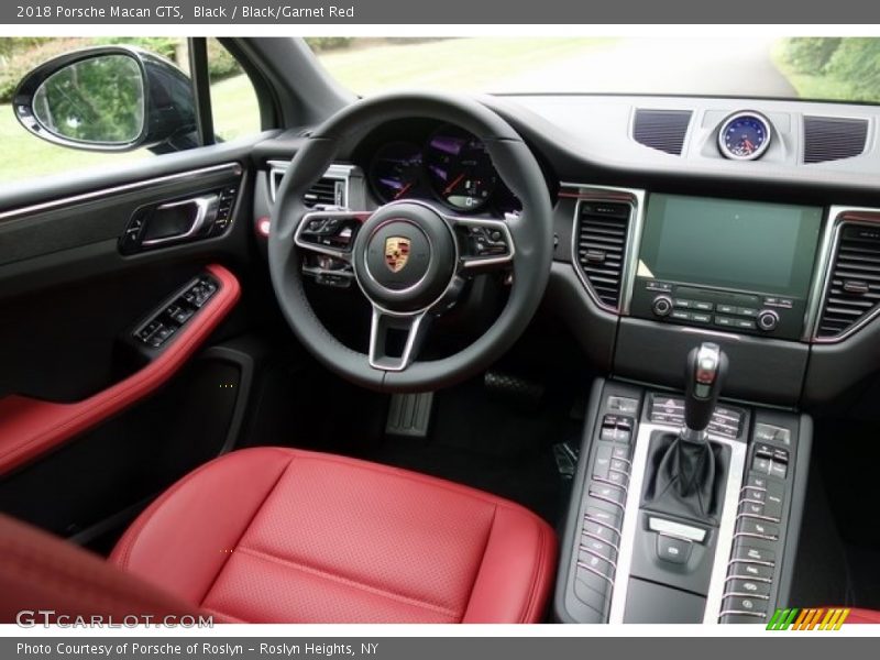 Black / Black/Garnet Red 2018 Porsche Macan GTS