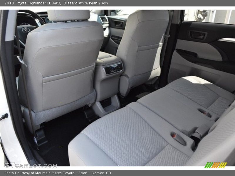 Blizzard White Pearl / Ash 2018 Toyota Highlander LE AWD