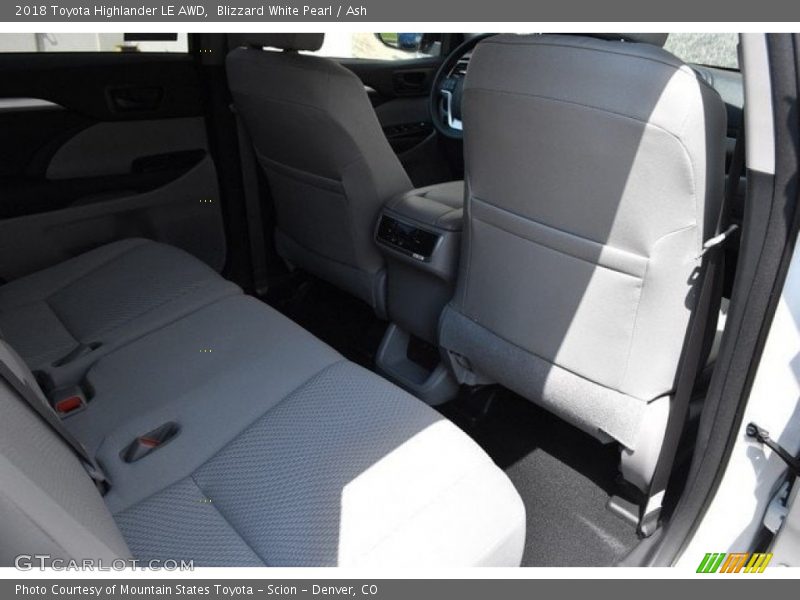 Blizzard White Pearl / Ash 2018 Toyota Highlander LE AWD