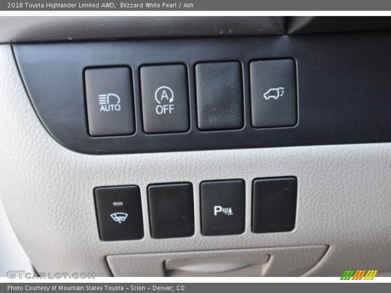 Blizzard White Pearl / Ash 2018 Toyota Highlander Limited AWD