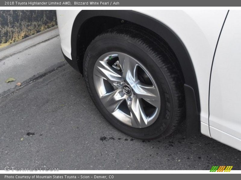 Blizzard White Pearl / Ash 2018 Toyota Highlander Limited AWD
