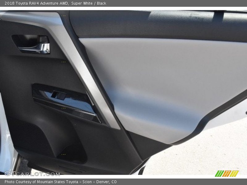 Super White / Black 2018 Toyota RAV4 Adventure AWD