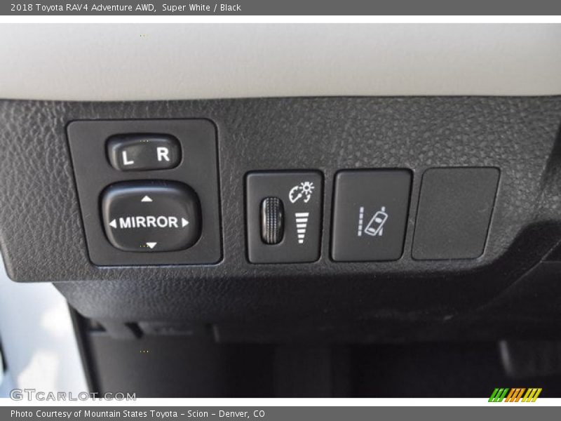 Super White / Black 2018 Toyota RAV4 Adventure AWD