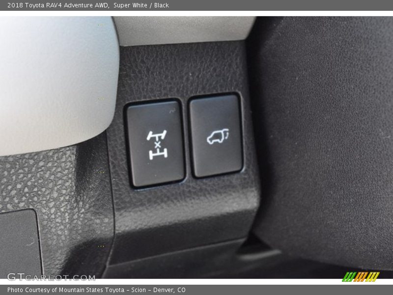 Super White / Black 2018 Toyota RAV4 Adventure AWD