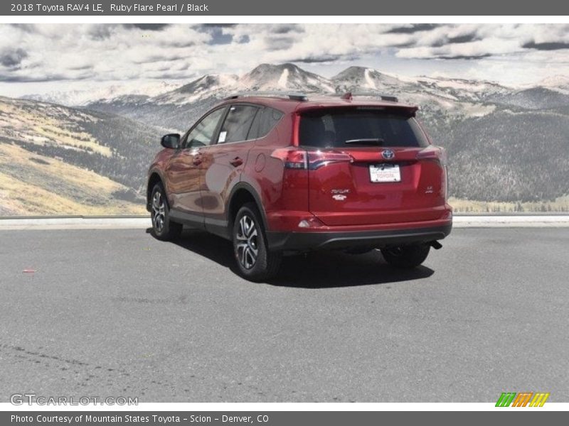 Ruby Flare Pearl / Black 2018 Toyota RAV4 LE