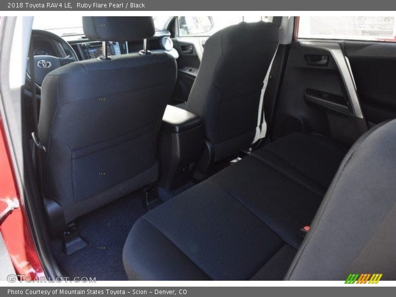 Ruby Flare Pearl / Black 2018 Toyota RAV4 LE