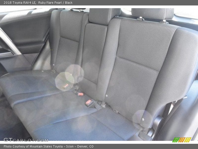 Ruby Flare Pearl / Black 2018 Toyota RAV4 LE