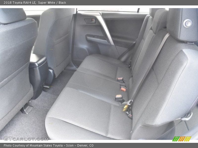 Super White / Black 2018 Toyota RAV4 LE