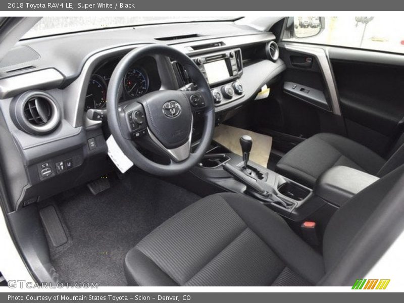 Super White / Black 2018 Toyota RAV4 LE