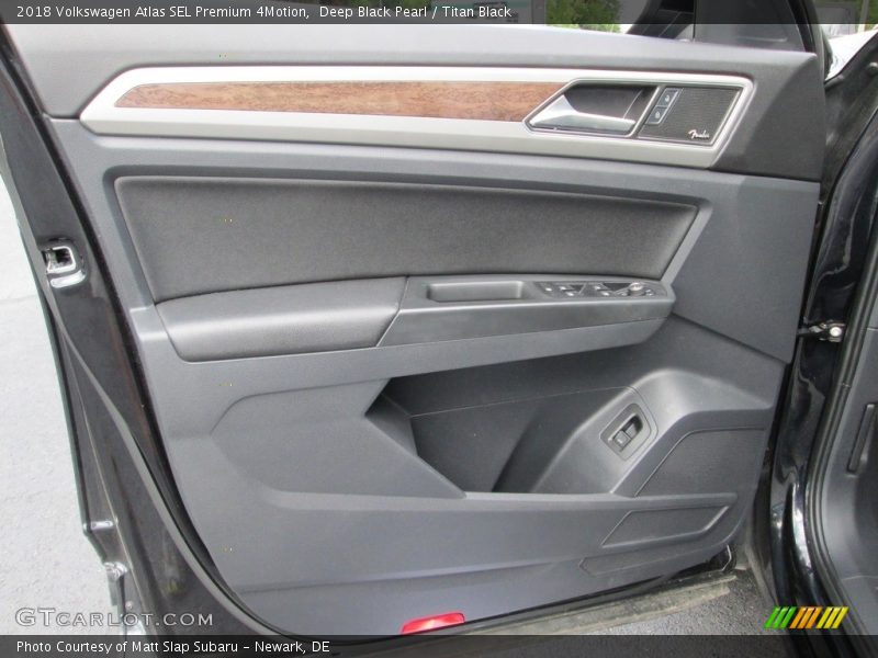 Door Panel of 2018 Atlas SEL Premium 4Motion