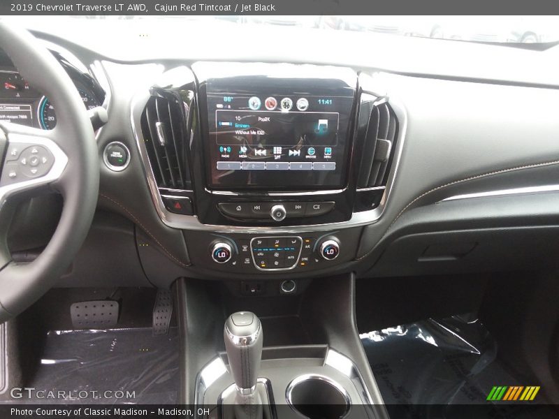 Cajun Red Tintcoat / Jet Black 2019 Chevrolet Traverse LT AWD