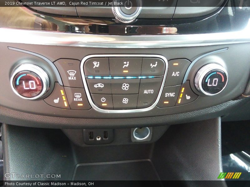 Cajun Red Tintcoat / Jet Black 2019 Chevrolet Traverse LT AWD