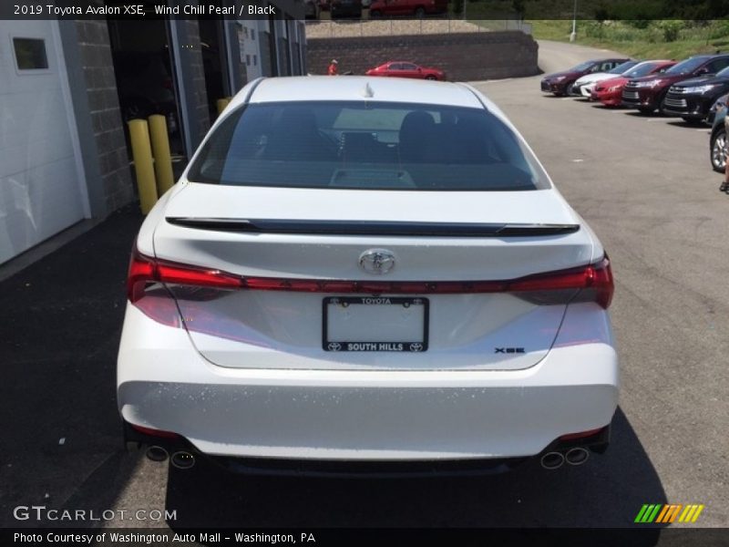 Wind Chill Pearl / Black 2019 Toyota Avalon XSE