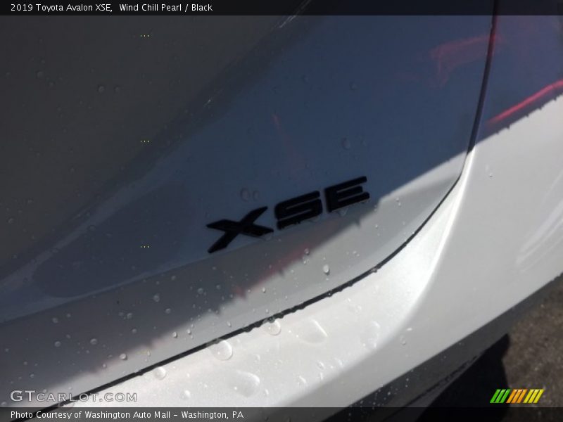 Wind Chill Pearl / Black 2019 Toyota Avalon XSE