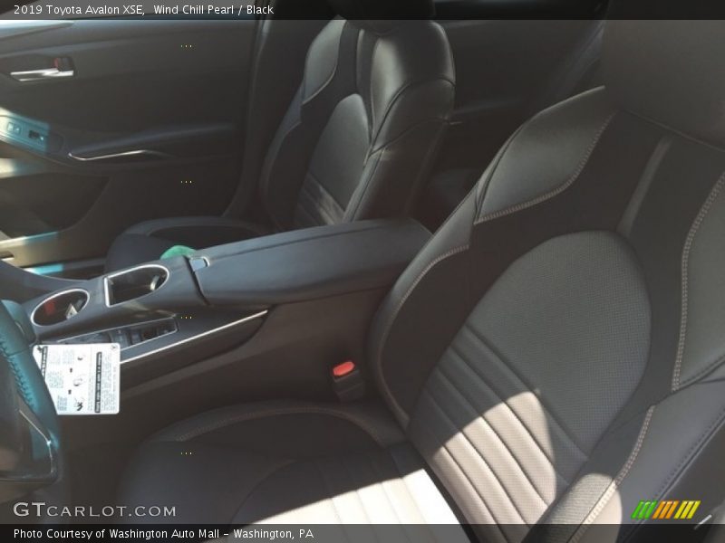 Wind Chill Pearl / Black 2019 Toyota Avalon XSE