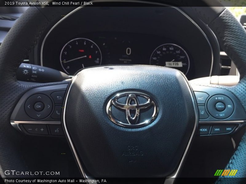 Wind Chill Pearl / Black 2019 Toyota Avalon XSE