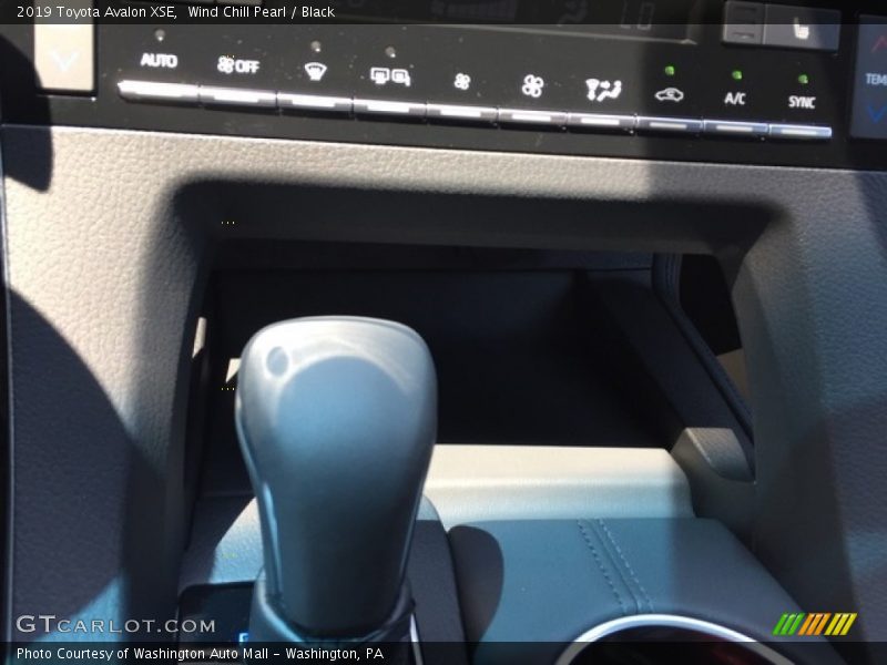 Wind Chill Pearl / Black 2019 Toyota Avalon XSE