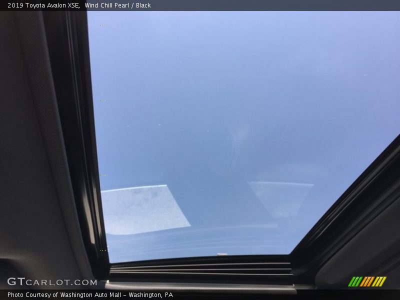 Wind Chill Pearl / Black 2019 Toyota Avalon XSE