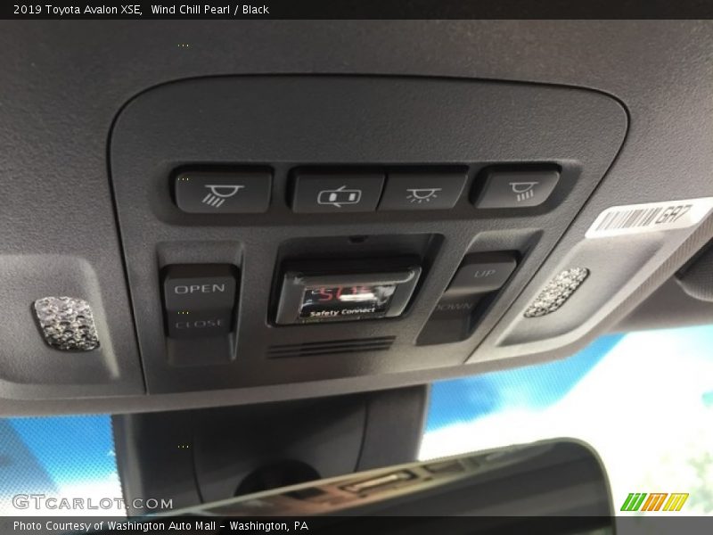 Wind Chill Pearl / Black 2019 Toyota Avalon XSE