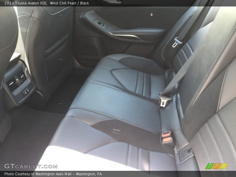 Wind Chill Pearl / Black 2019 Toyota Avalon XSE