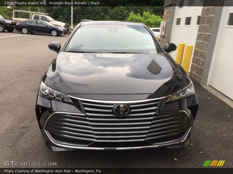 Midnight Black Metallic / Black 2019 Toyota Avalon XLE