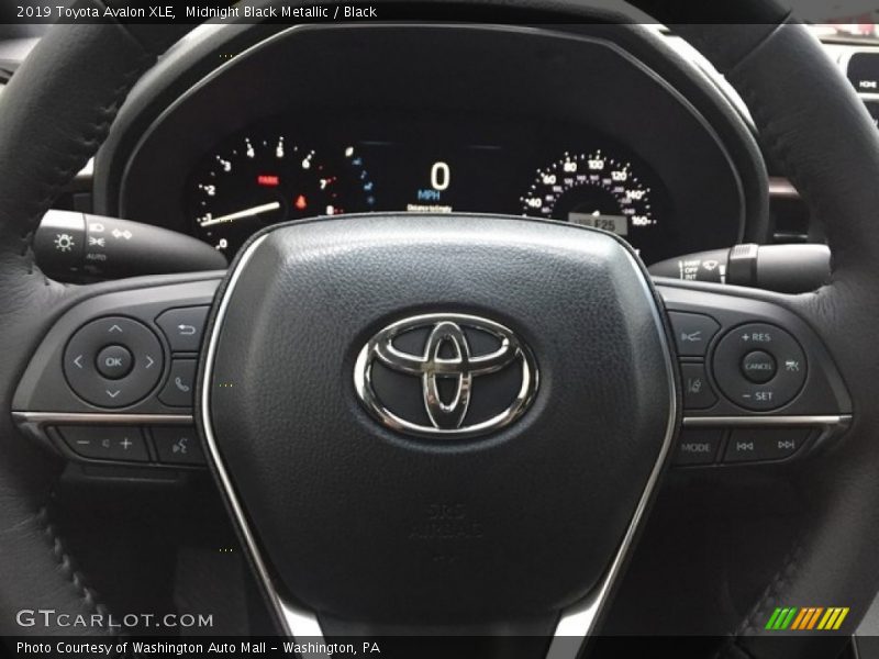 Midnight Black Metallic / Black 2019 Toyota Avalon XLE
