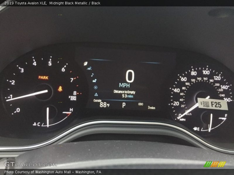 Midnight Black Metallic / Black 2019 Toyota Avalon XLE