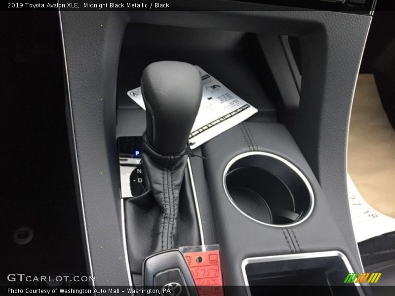 Midnight Black Metallic / Black 2019 Toyota Avalon XLE