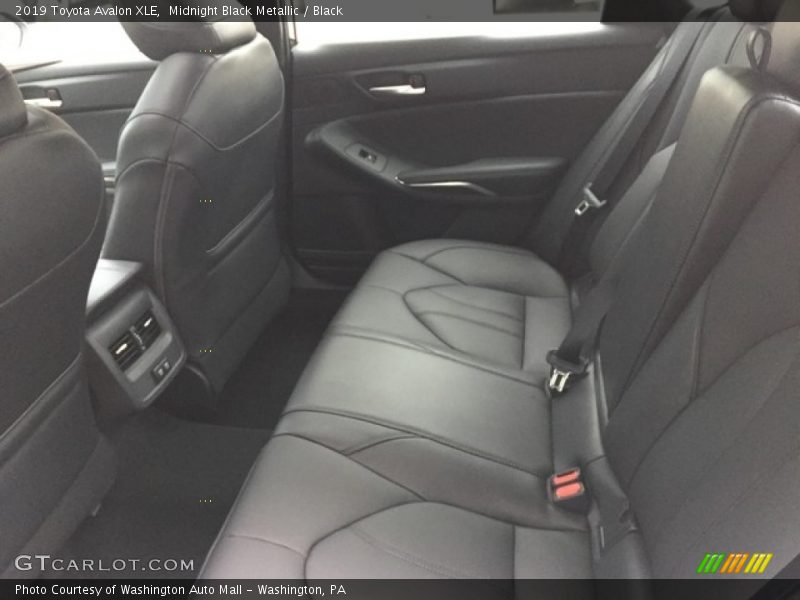 Midnight Black Metallic / Black 2019 Toyota Avalon XLE