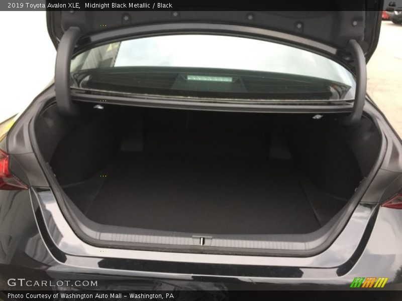 Midnight Black Metallic / Black 2019 Toyota Avalon XLE