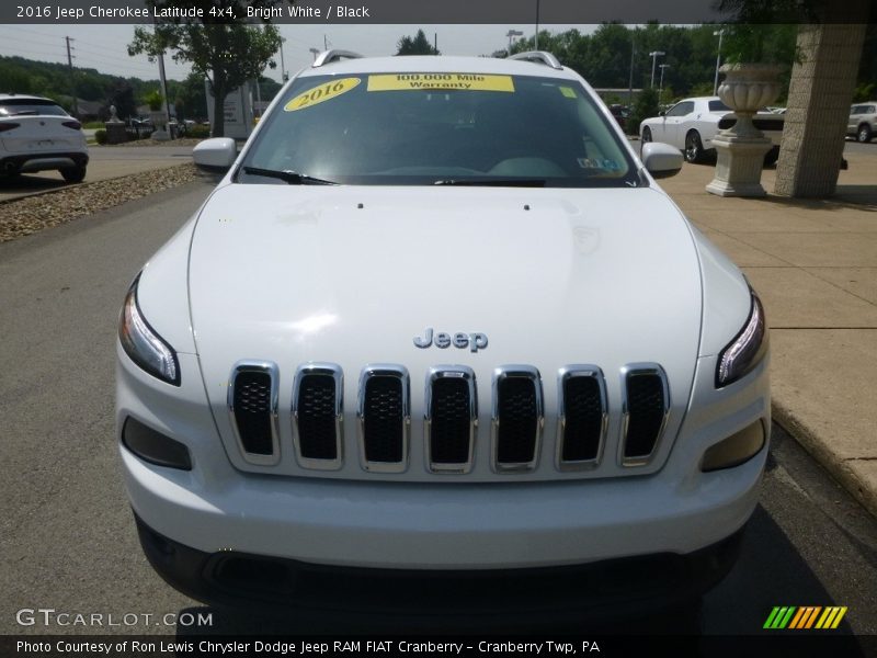 Bright White / Black 2016 Jeep Cherokee Latitude 4x4