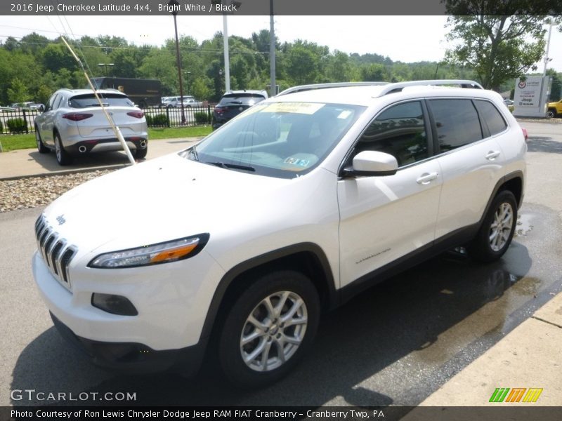 Bright White / Black 2016 Jeep Cherokee Latitude 4x4