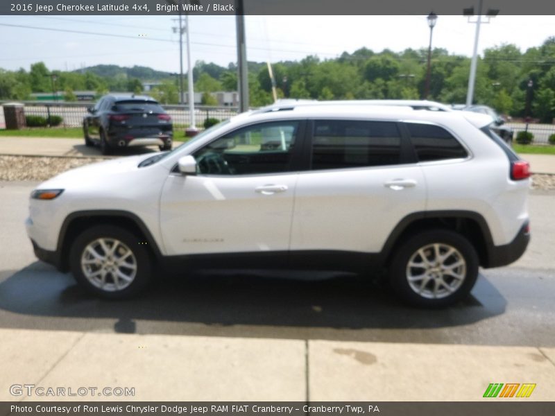 Bright White / Black 2016 Jeep Cherokee Latitude 4x4