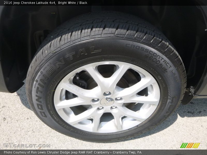 Bright White / Black 2016 Jeep Cherokee Latitude 4x4